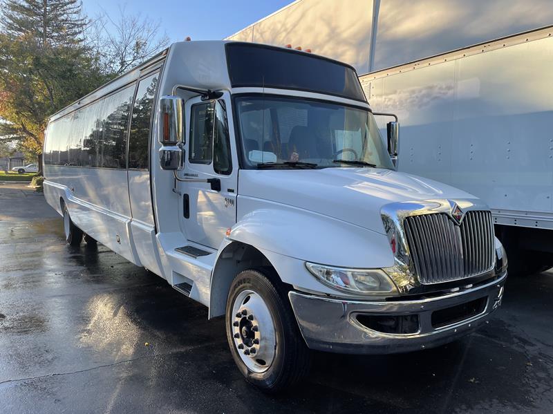 Naperville Luxury Limousine - Warrenville, IL